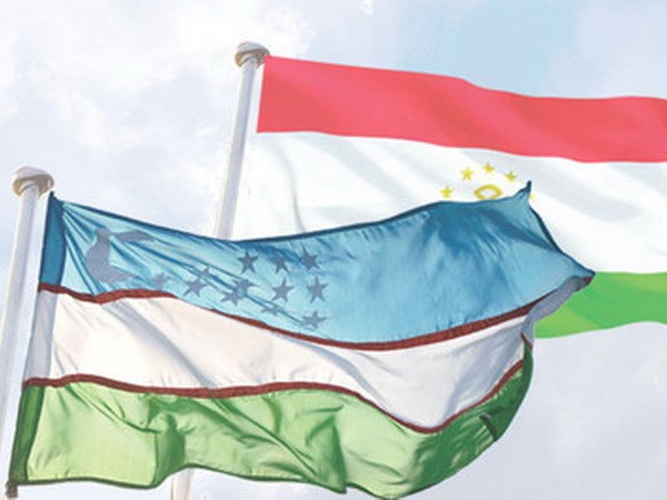 Из Узбекистана в Таджикистан выполнен первый за 25 лет пассажирский рейс